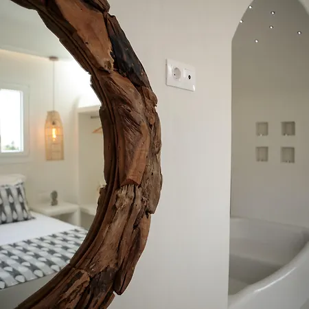Aeolos Luxury & Agkidia